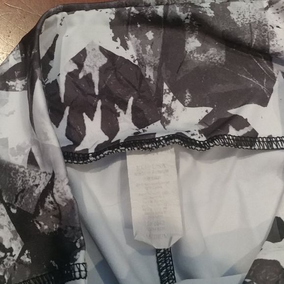 Workout Capris - Picture 2 of 6